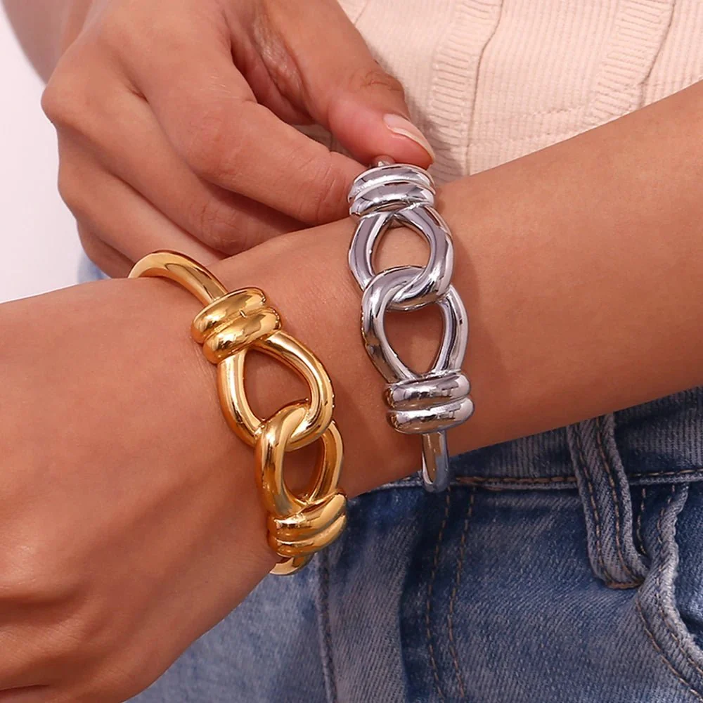 18k Chunky Buckle Open Bangle Bracelet - Image 2