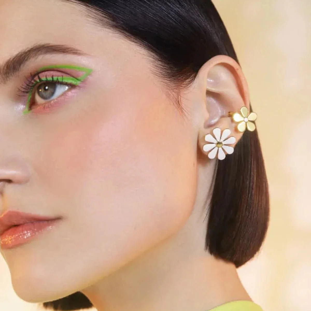 18k Dainty Daisy Floral Earrings - Image 5