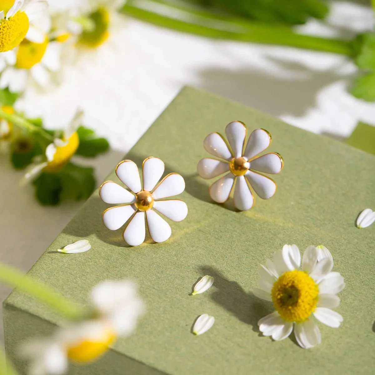 18k Dainty Daisy Floral Earrings - Image 8