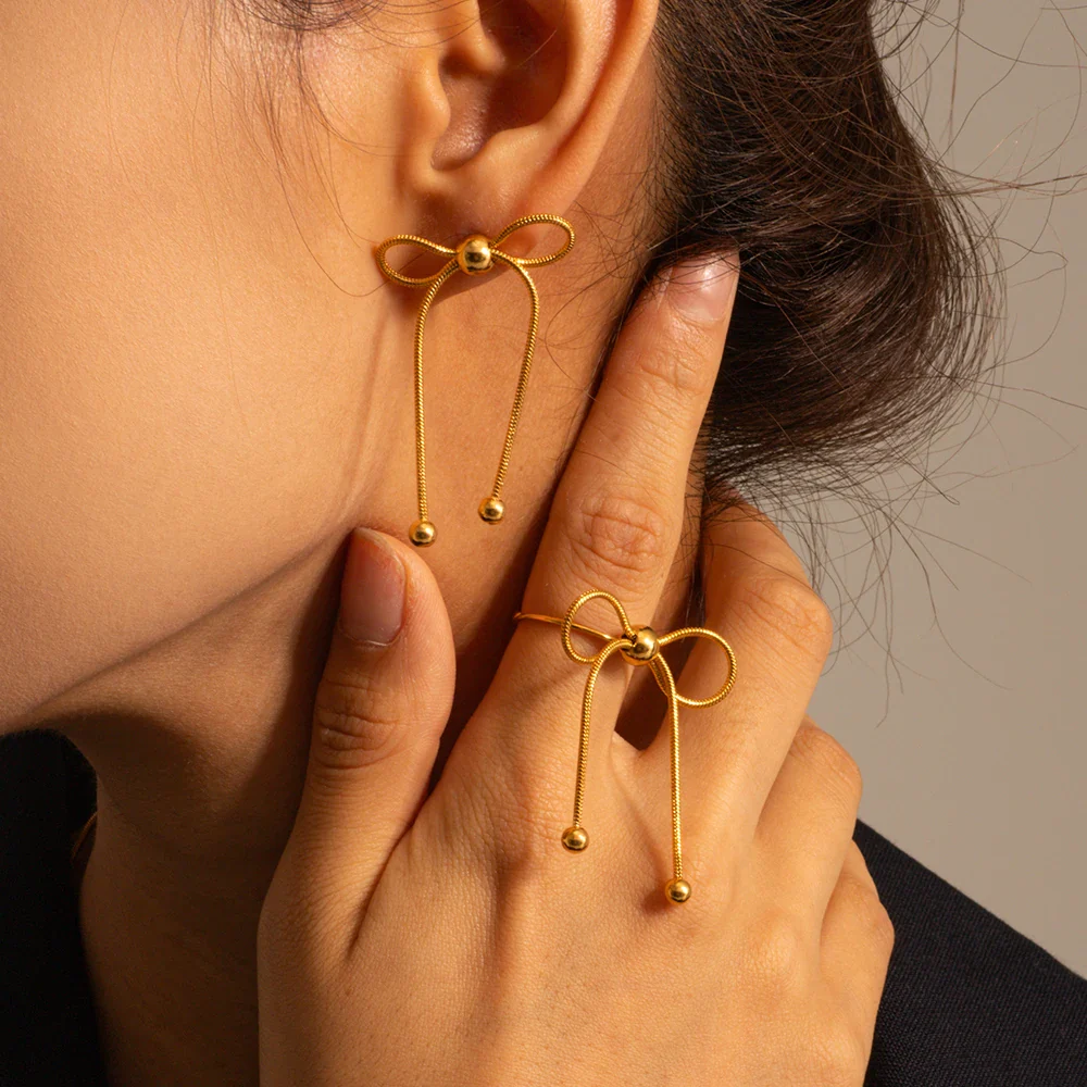 18k Dainty Feminine Chain Bow Earrings