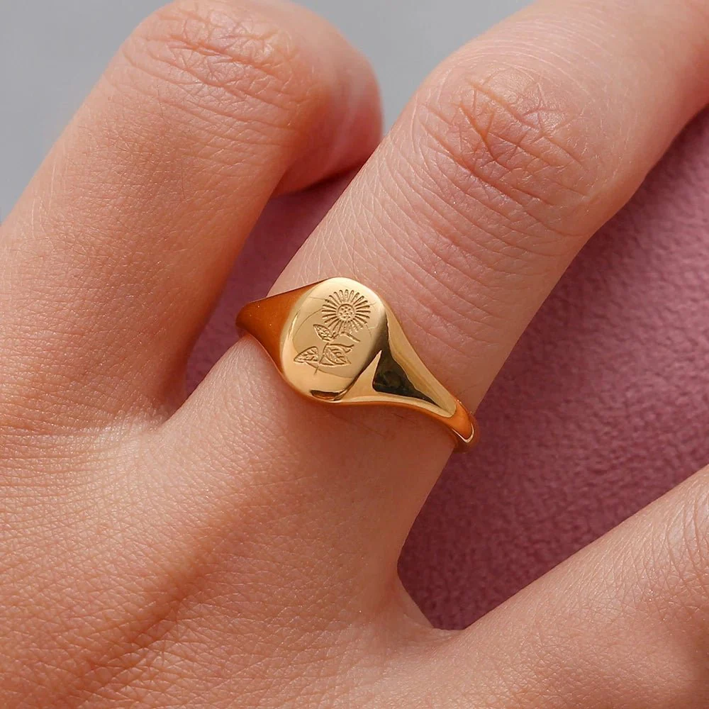 18k Dainty Floral Signet Rings - Image 5