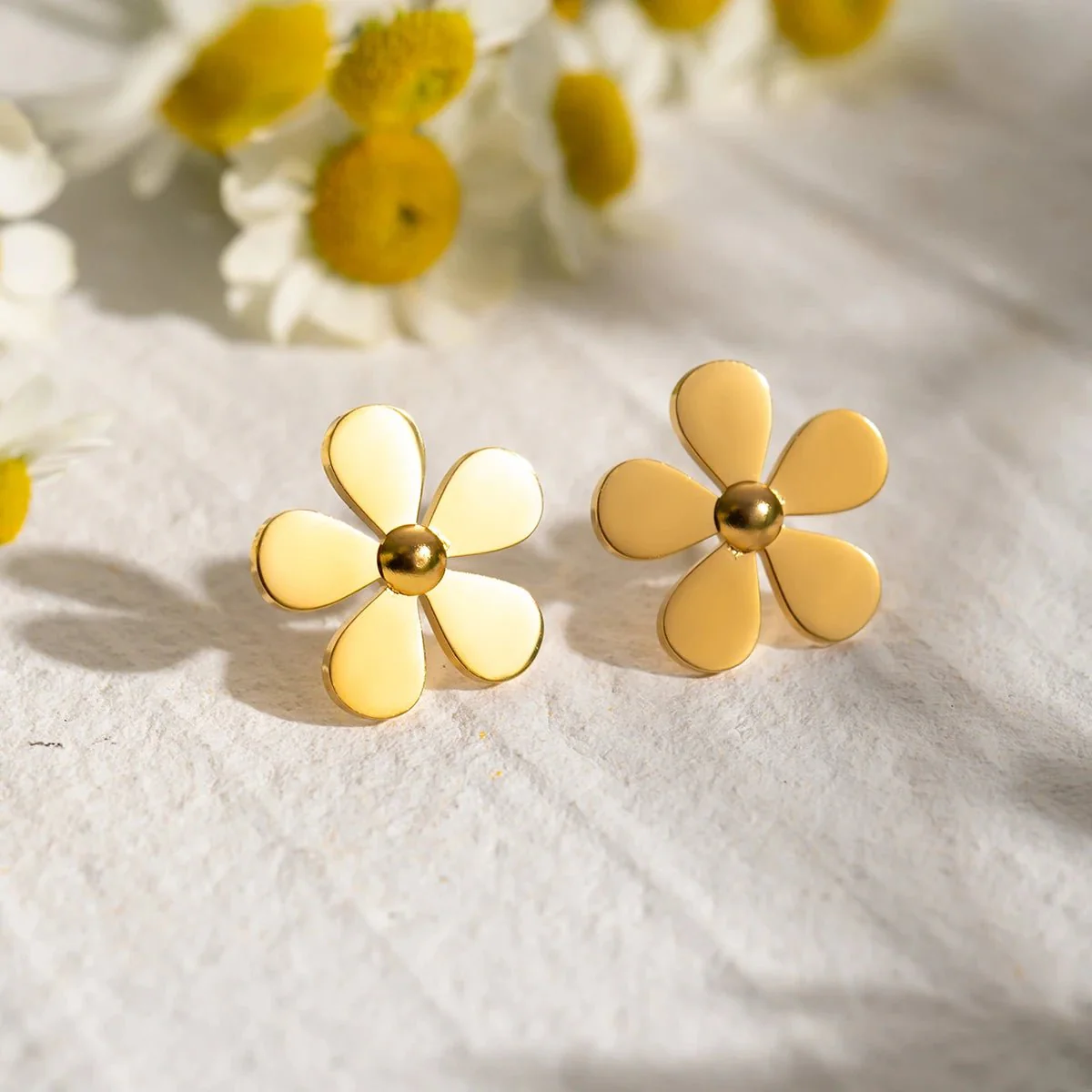 18k Dainty Flower Earrings - Image 3