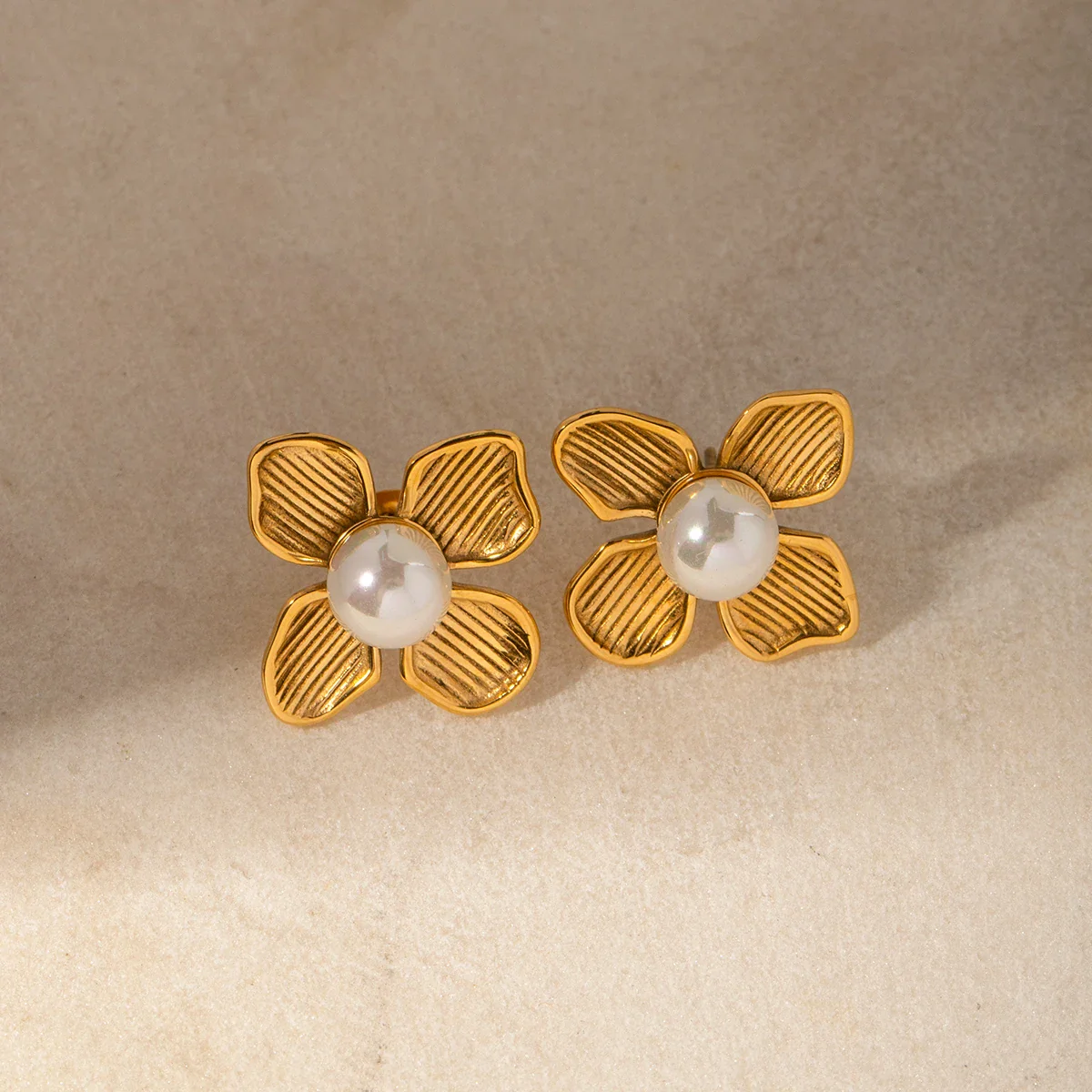 18k Four Petal Textured Pearl Flower - Image 4