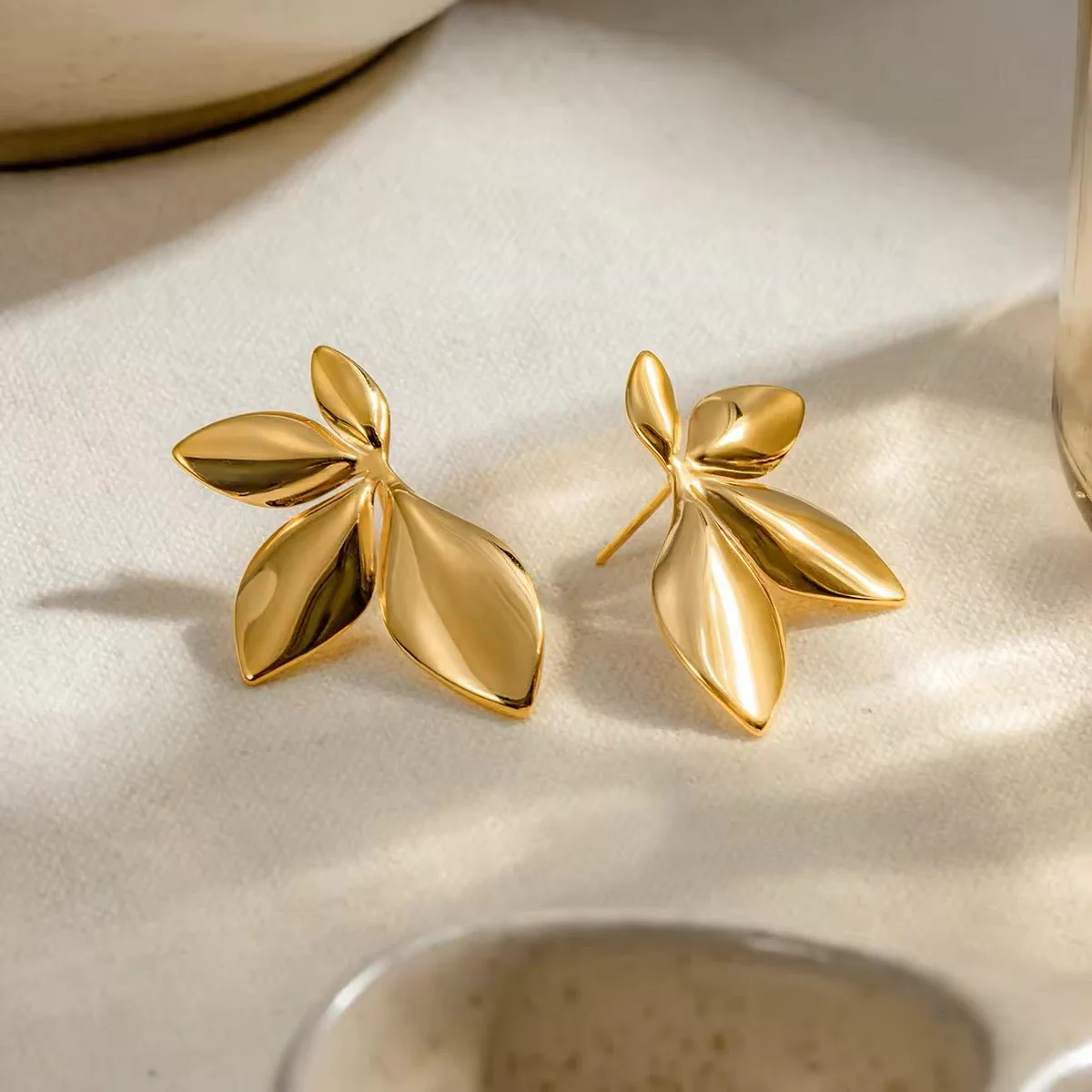 18k Glamorous Gold Floral Stud Earrings & Ring - Image 10