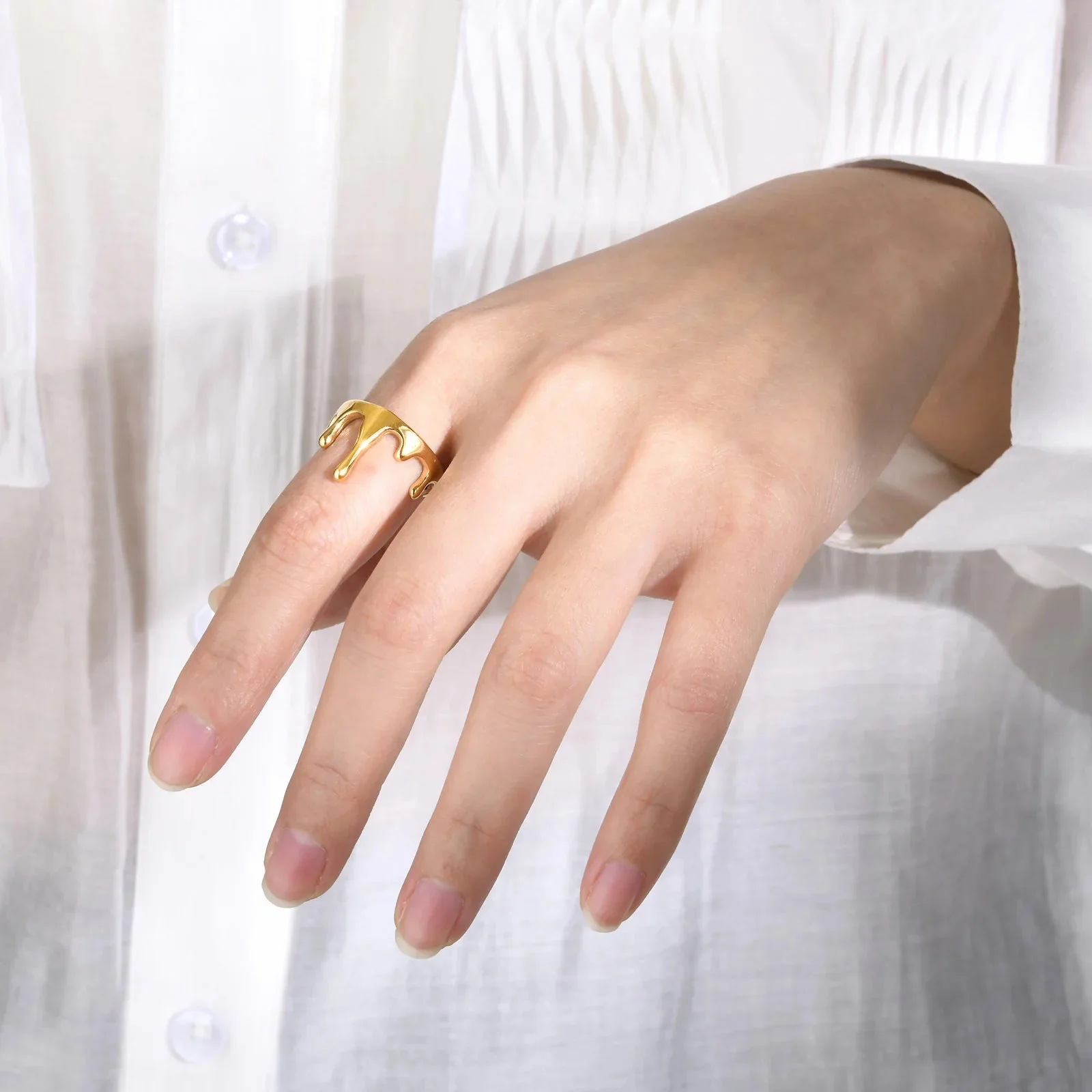 18k Minimal Melting Ring - Image 2