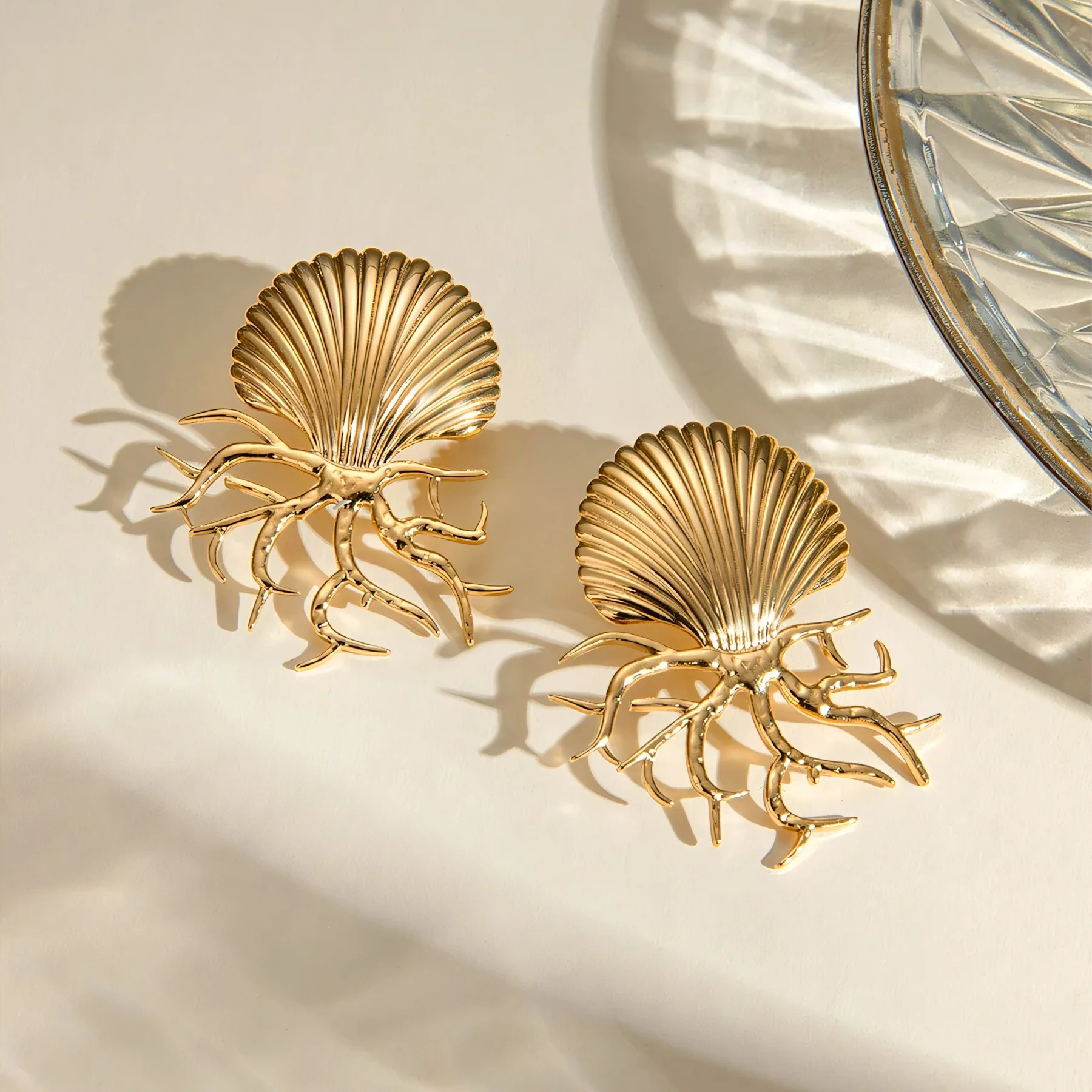 18k Sea Shell Coral Earrings - Image 3