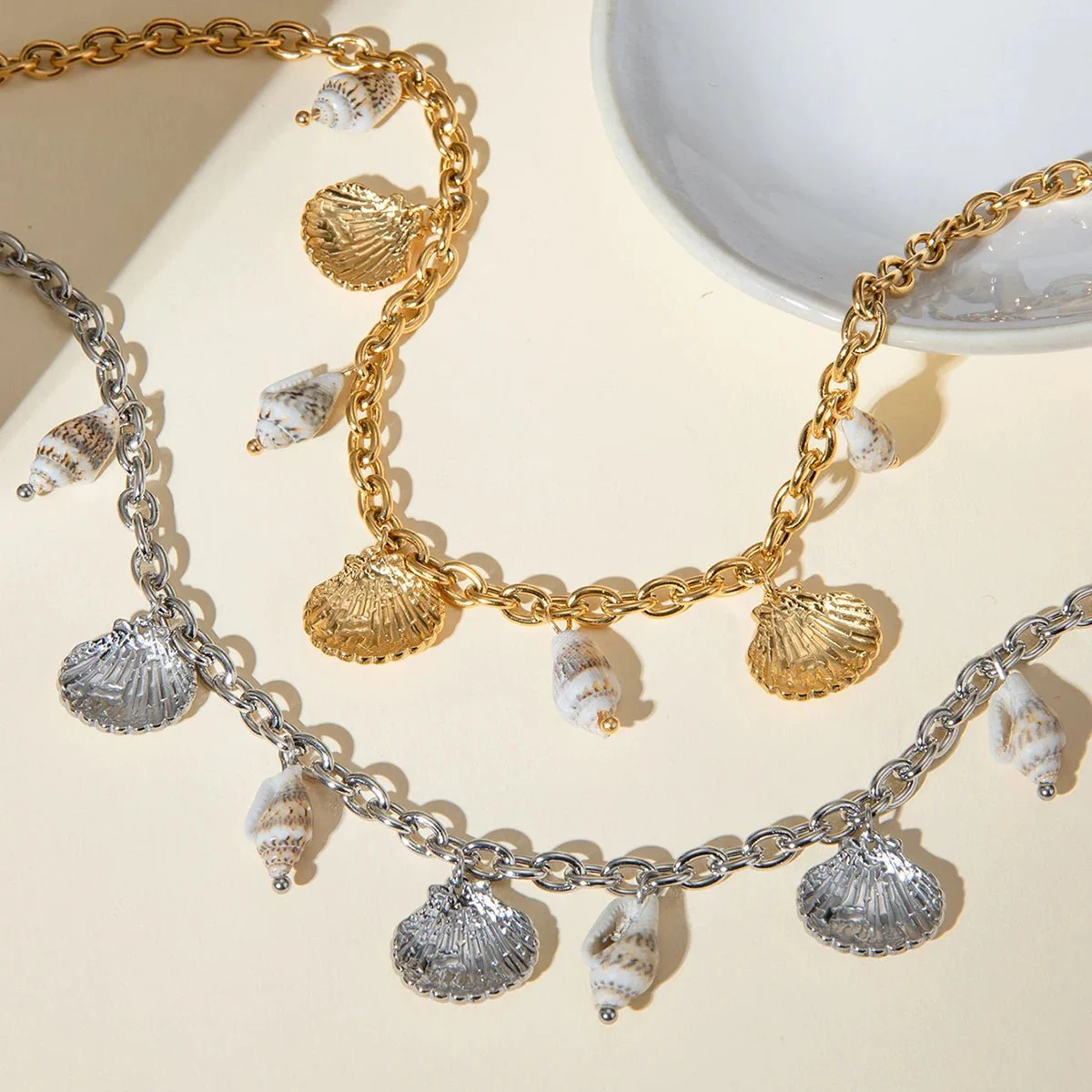 18k Summer Beach Sea Shell Necklace - Image 5