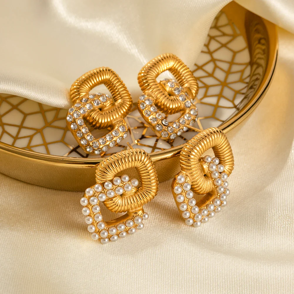 18k Textured Dual Squircle Earrings - Image 4