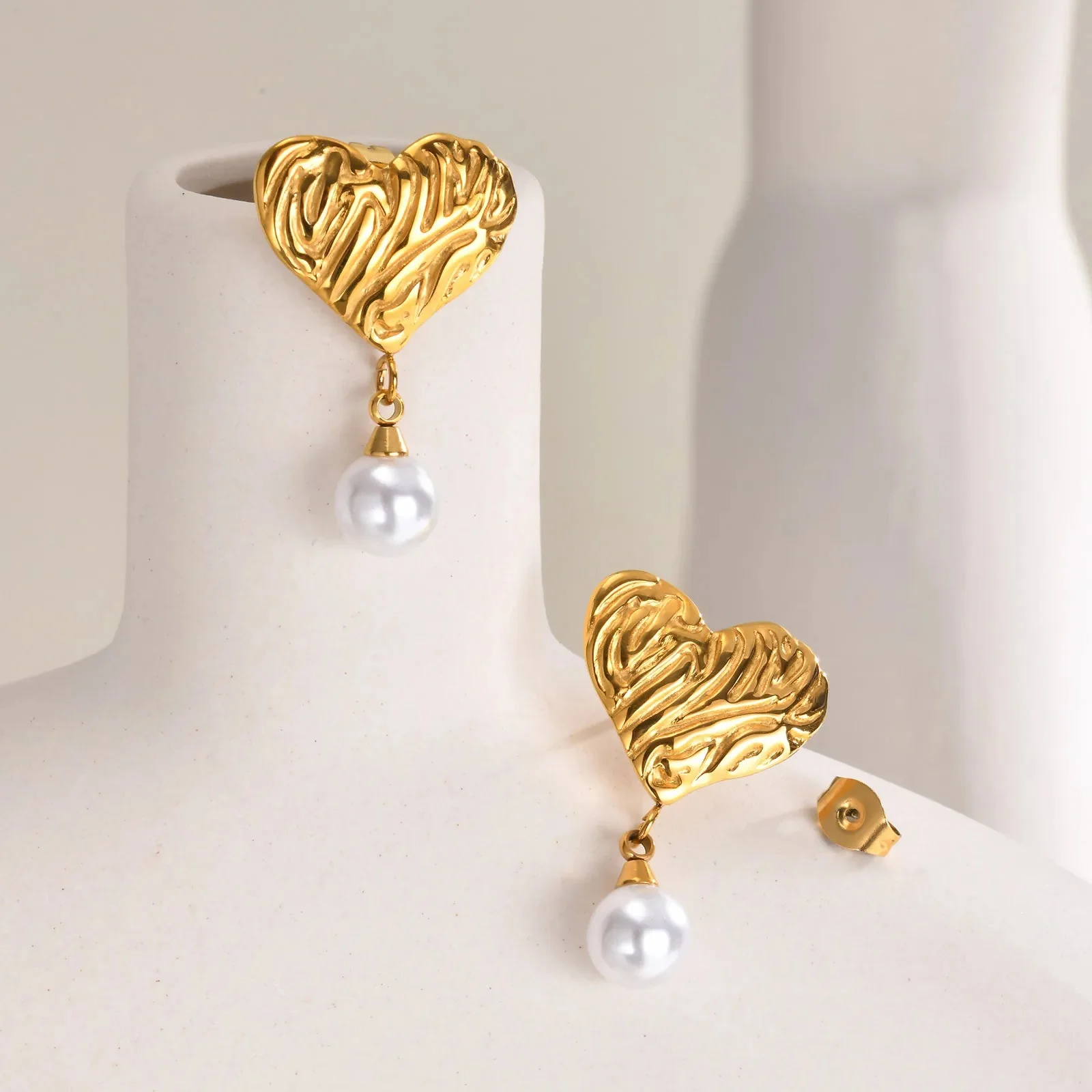 18k Textured Heart Pearl Earrings - Image 6