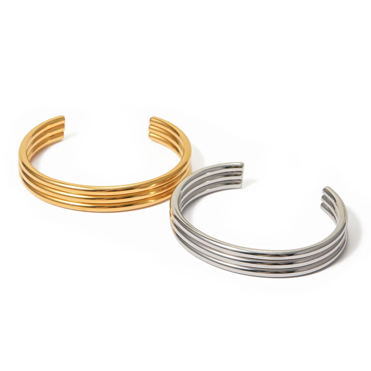 18k Triple Ribbed Bangle Bracelet - Image 10