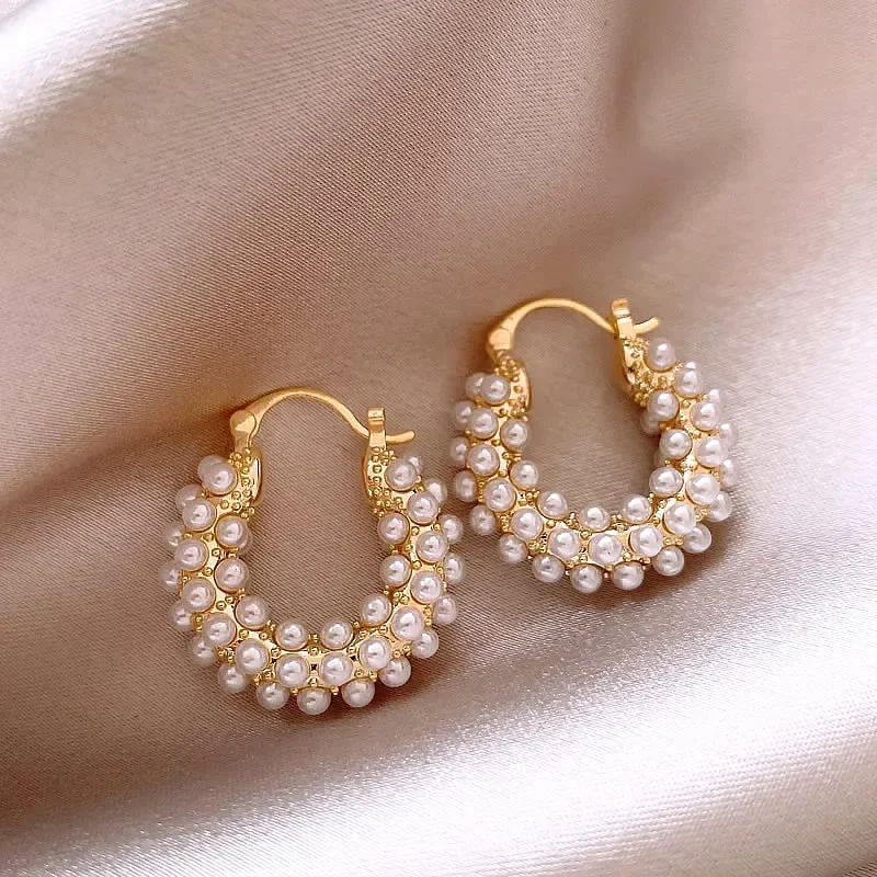 Bold Pearl Accented Hoop Earrings - Image 4