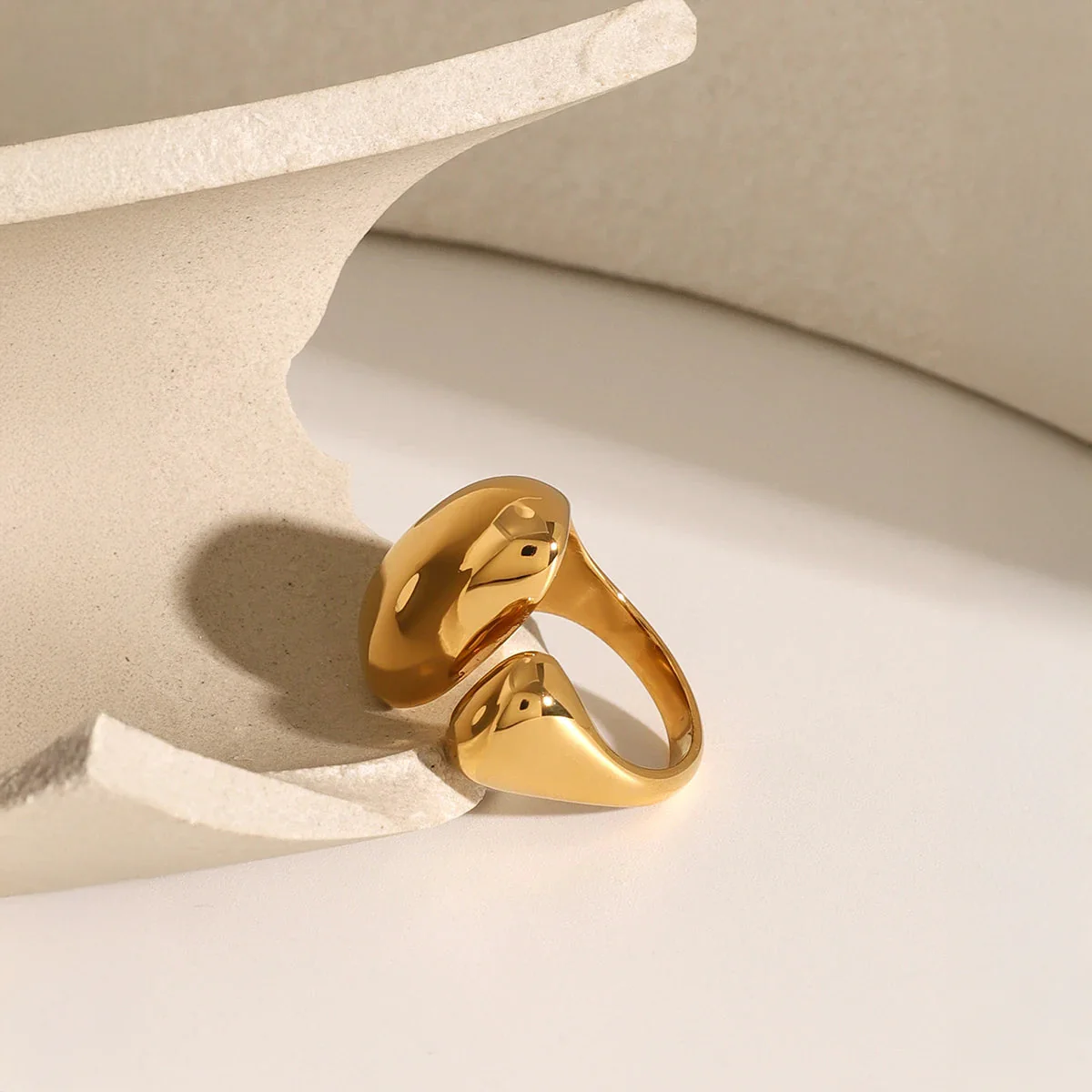 Chunky Rounded Open Square Ring - Image 5