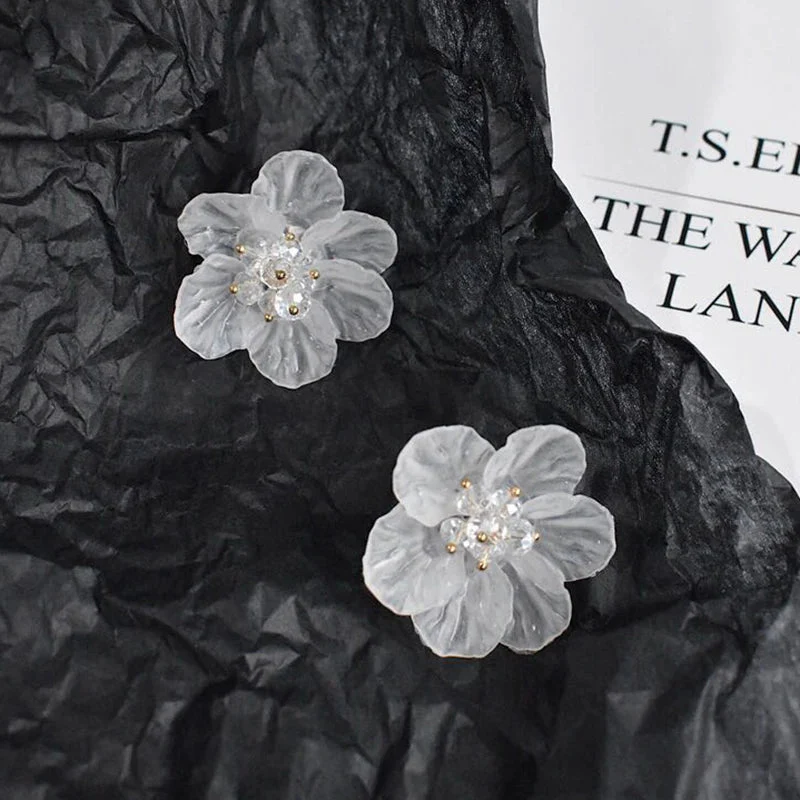 Classy Transparent Floral Hibiscus Earrings - Image 3