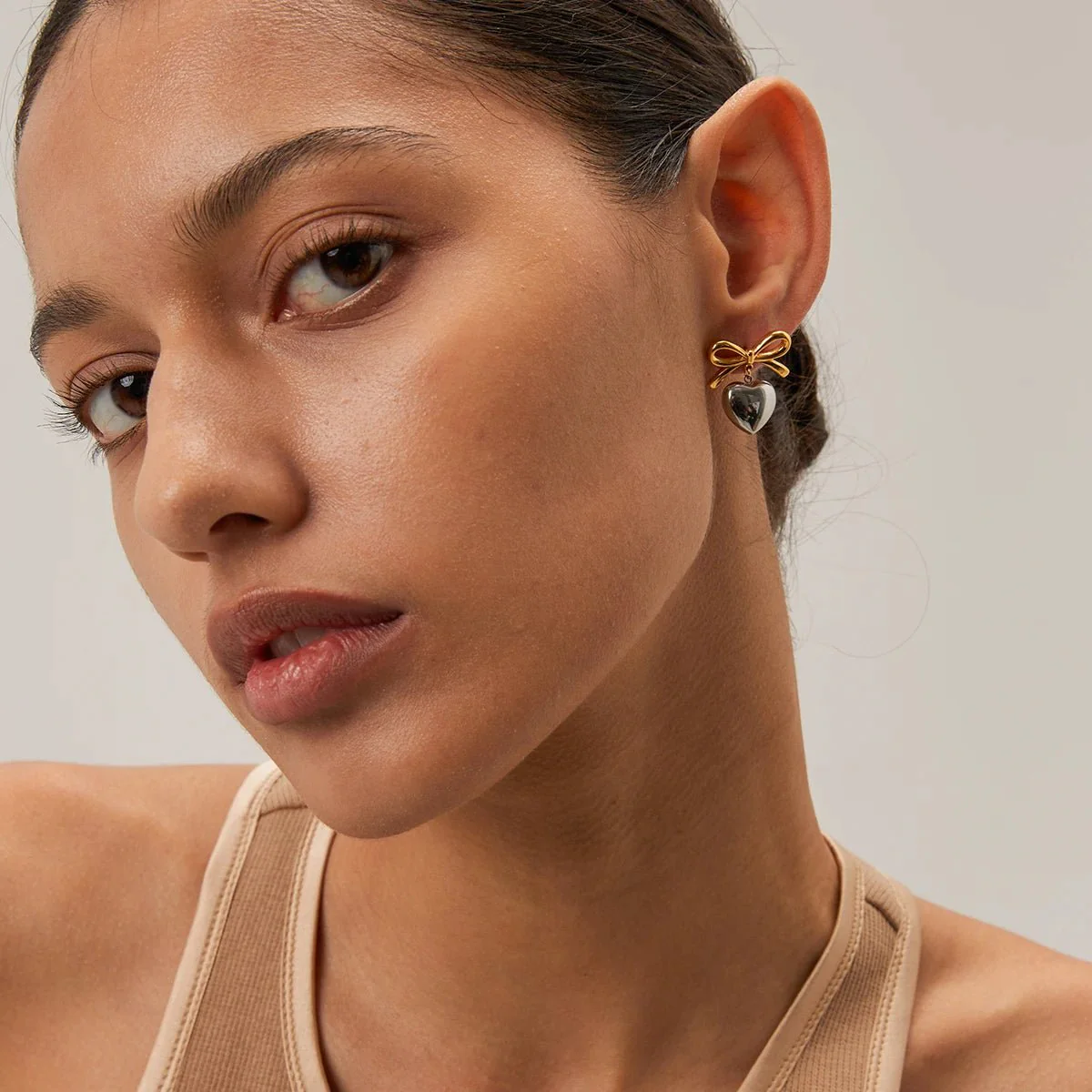Dainty Bow Heart Earrings - Image 4