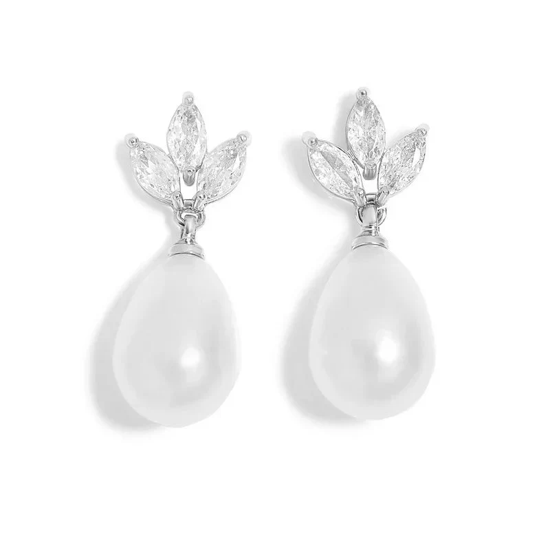 Dainty Diamond Leaf Pearl Earrings - Image 12