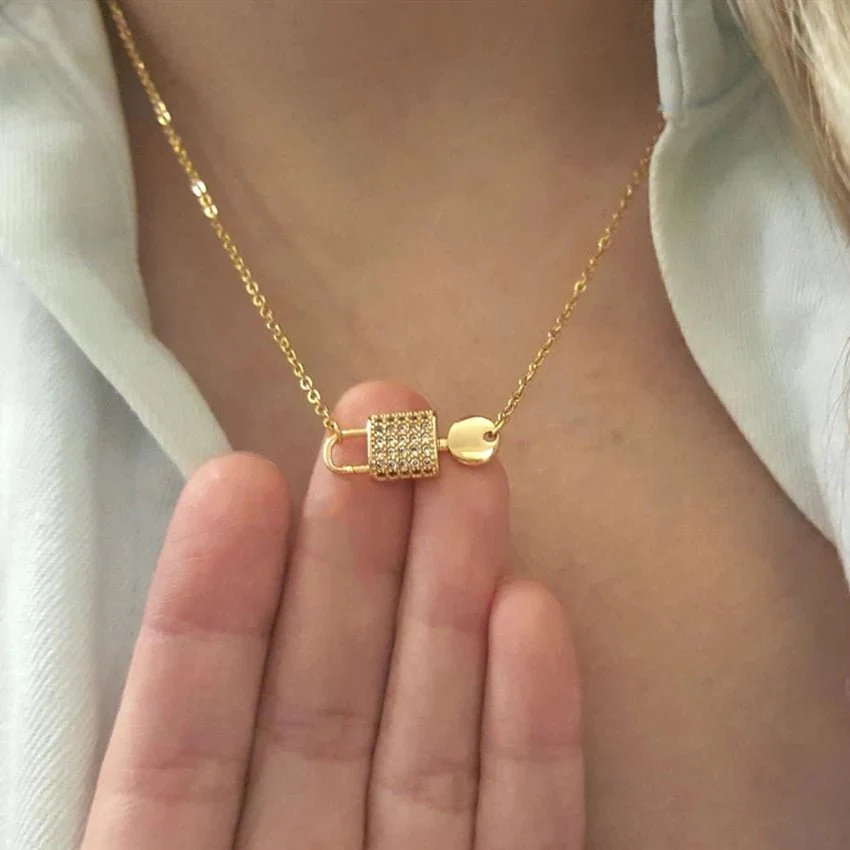 Dainty Lock And Key Lovers Necklace