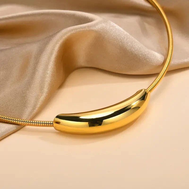 Dainty Modern Curve Choker Necklace - Image 8