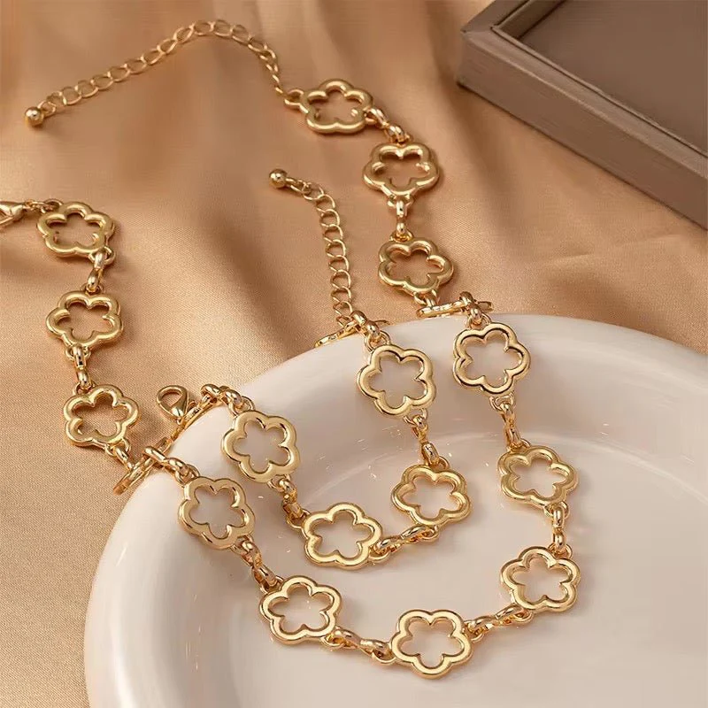 Dainty Open Clover Choker Necklace, Bracelet, Earring Set - Image 8