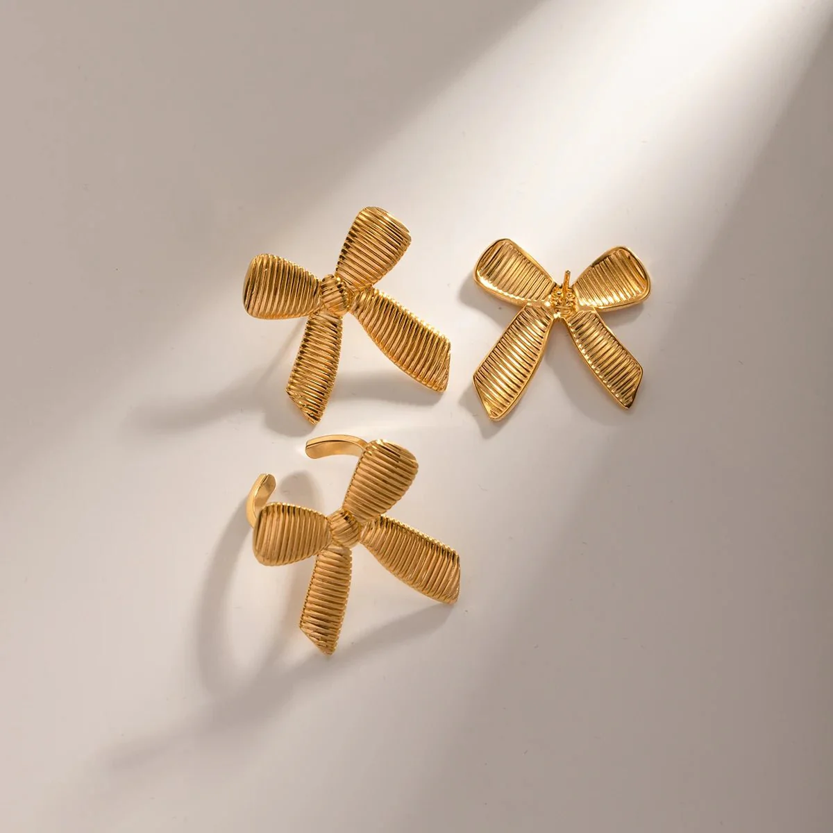 Dainty Striped Bow Elegant Ring and Earrings - Image 4