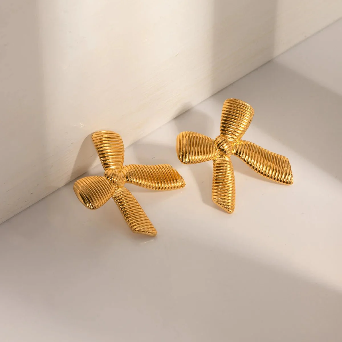 Dainty Striped Bow Elegant Ring and Earrings - Image 6