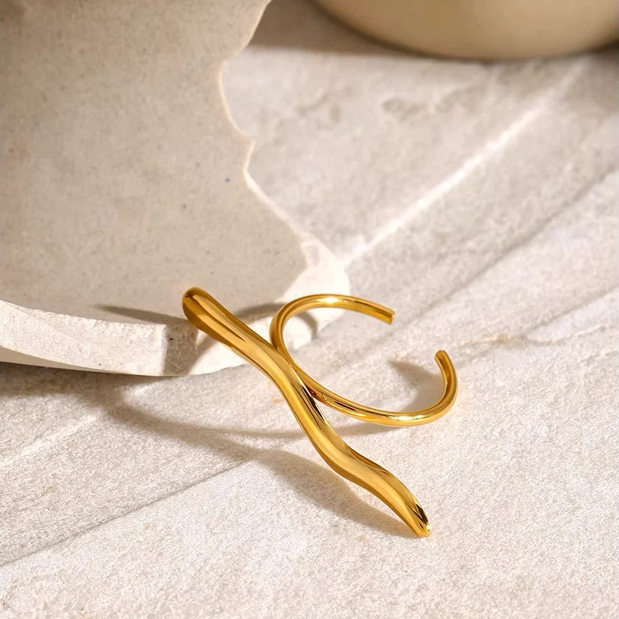 Distinct Bar Ripple Ring - Image 6
