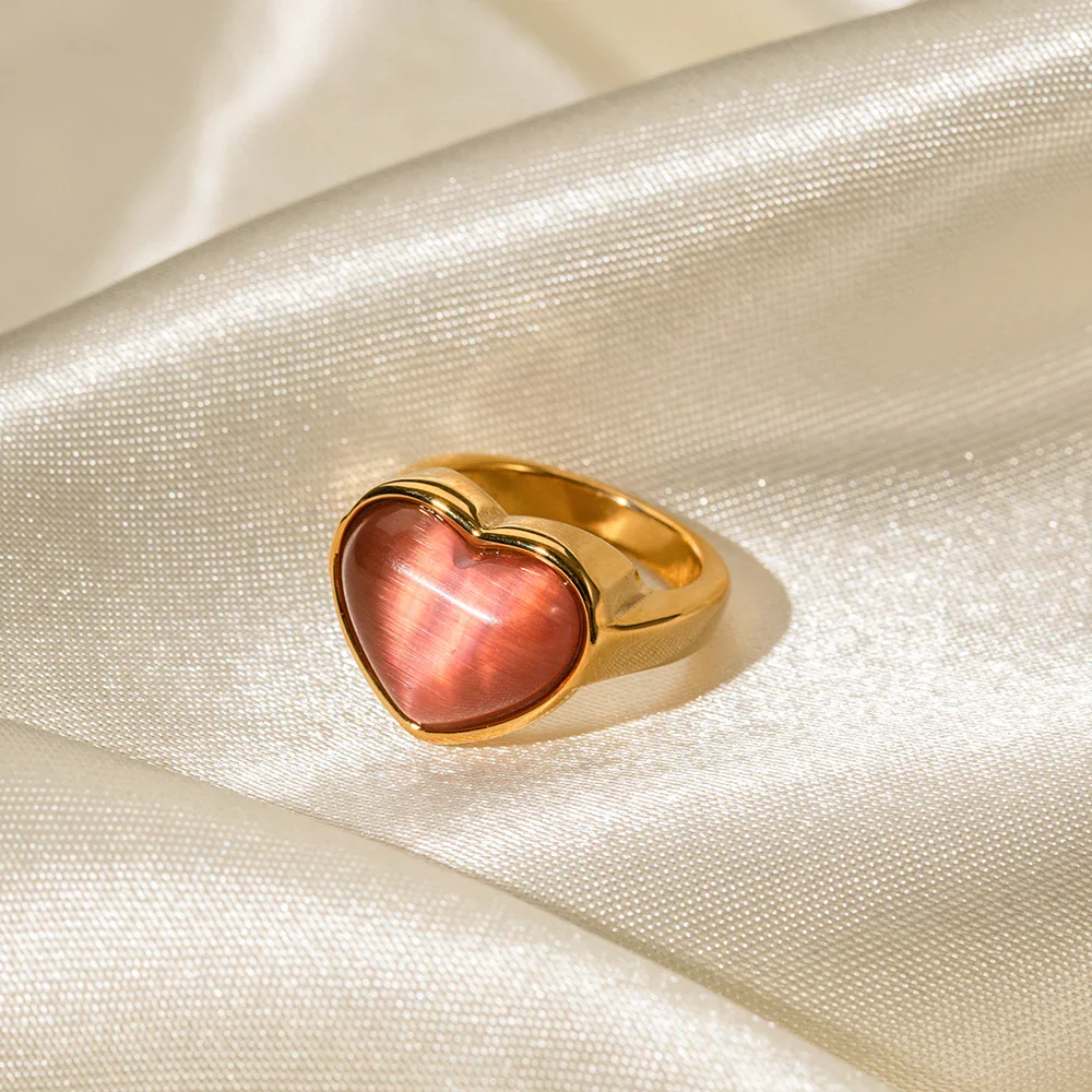 Elegant Pink Heart Stone Ring - Image 4
