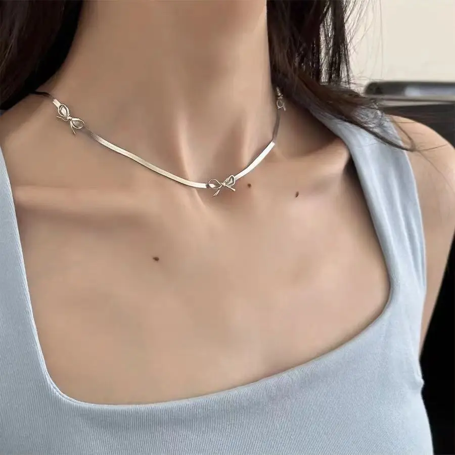 Feminine Bow Herringbone Necklace and Bracelet - Image 2