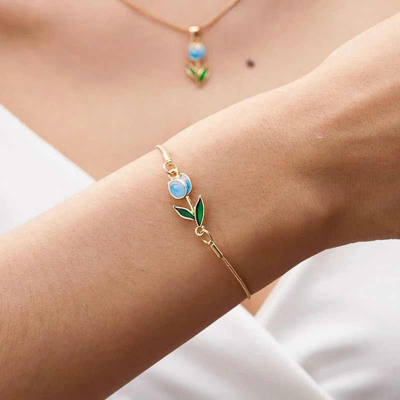 Feminine Floral Tulip Bracelet and Necklace Set - Image 4