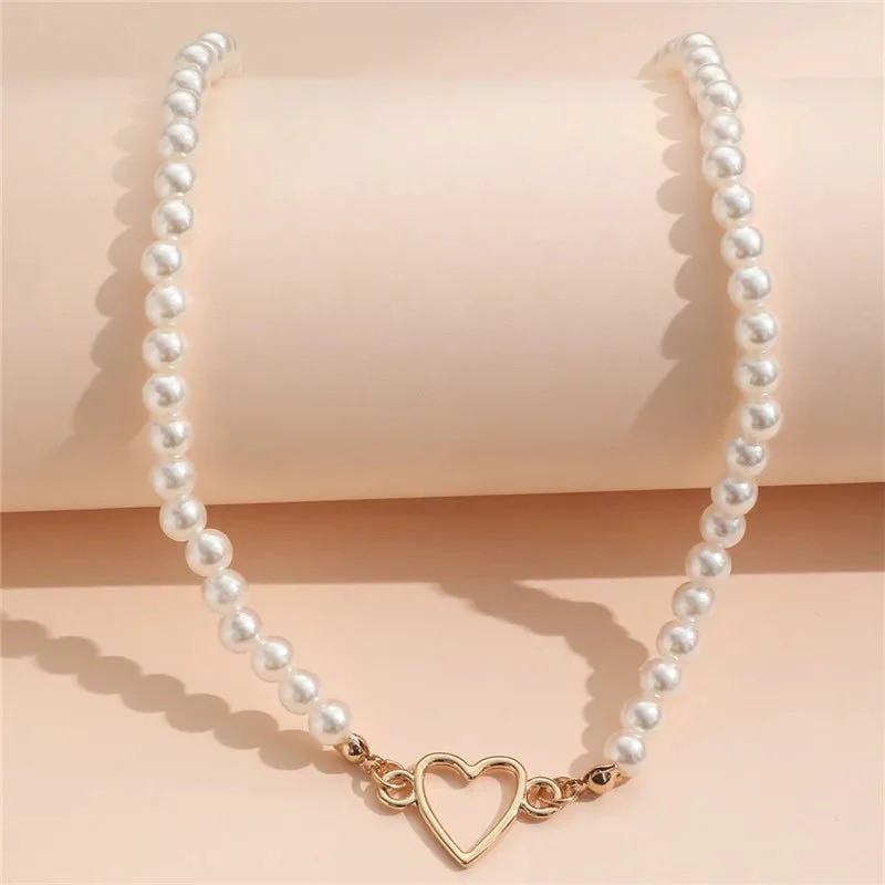 Heart Outline Pearl Choker Necklace - Image 3