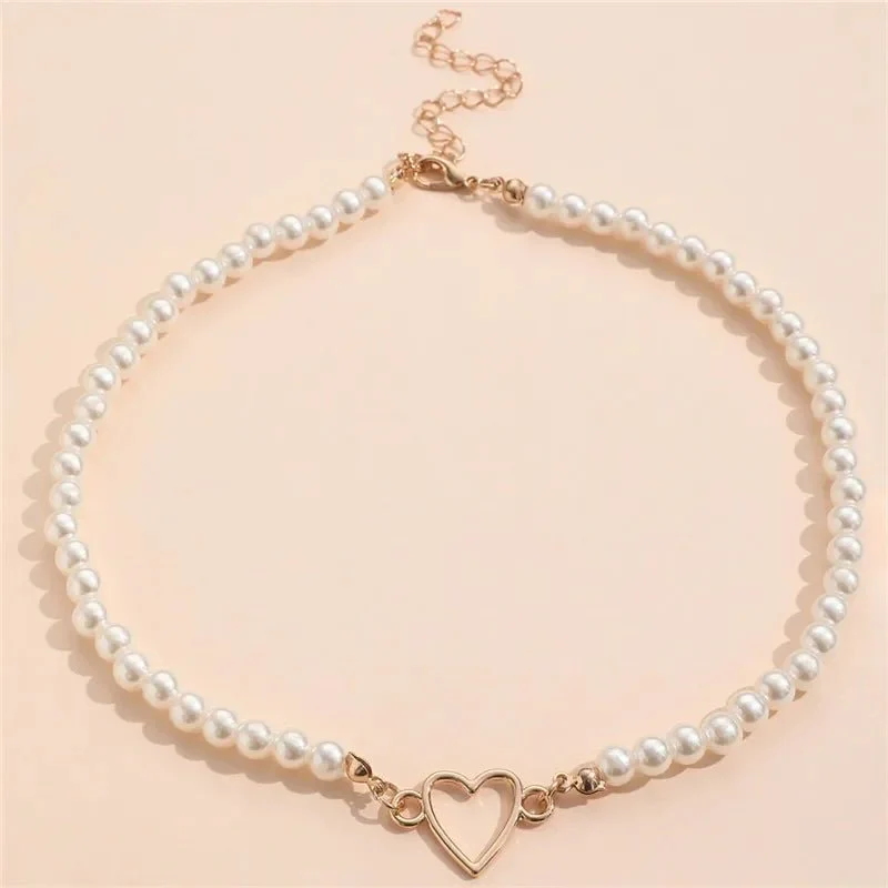 Heart Outline Pearl Choker Necklace - Image 6