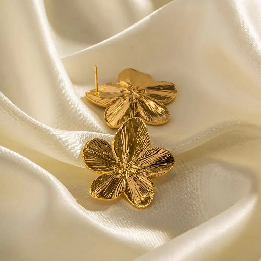 Hibiscus Floral Stud Earrings - Image 5