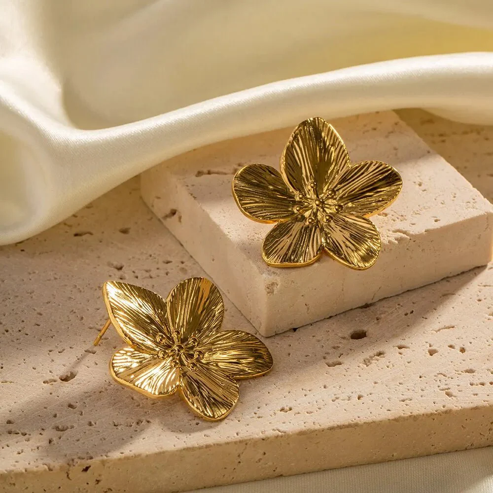 Hibiscus Floral Stud Earrings - Image 7