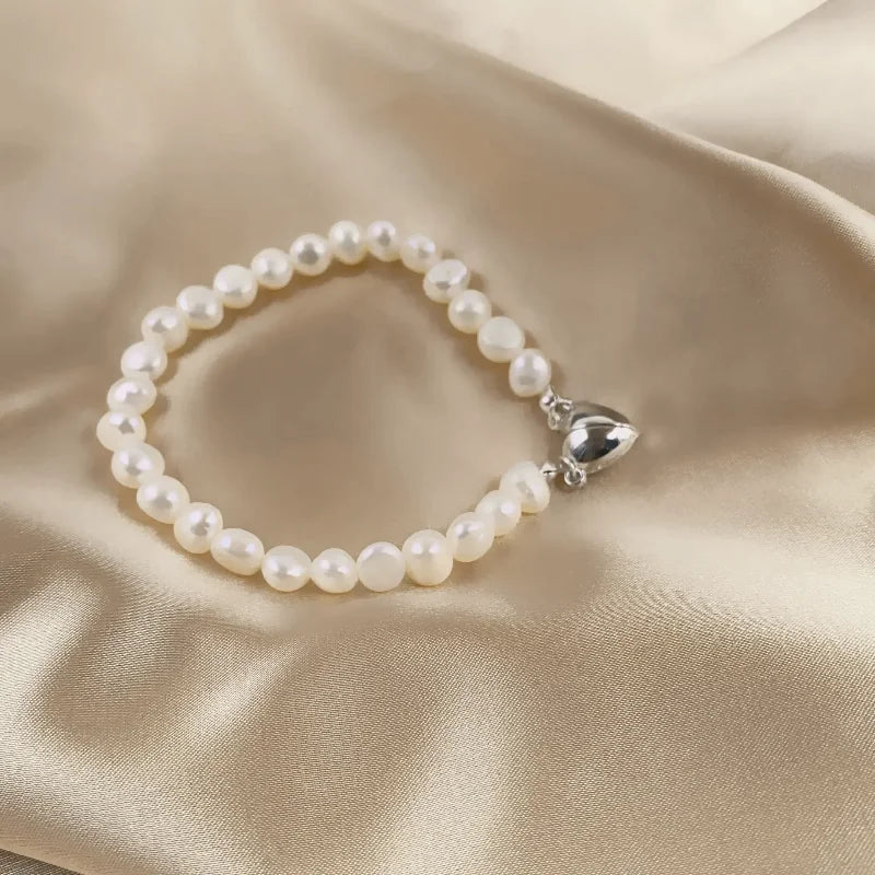 Magnetic Heart Pearl Choker Necklace and Bracelet - Image 9