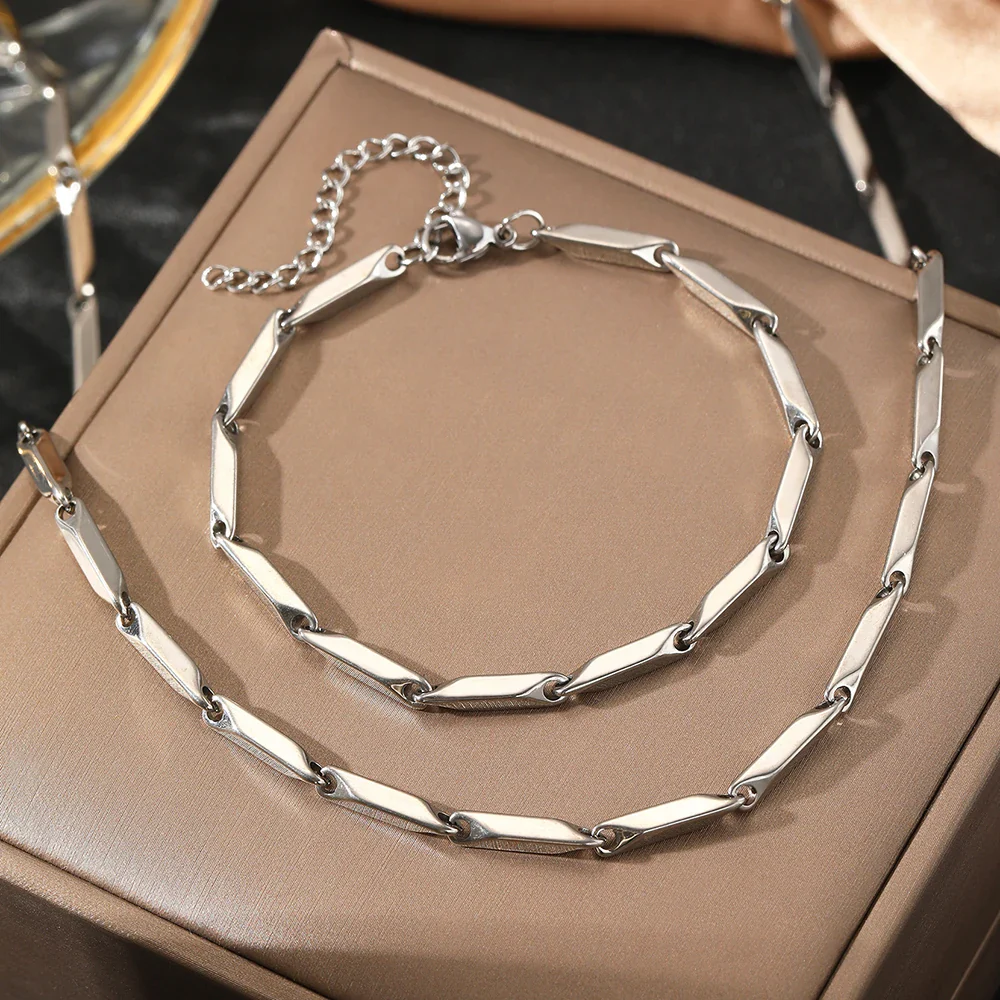 Modern Geometric Chain Necklace and Bracelet Set - Image 8